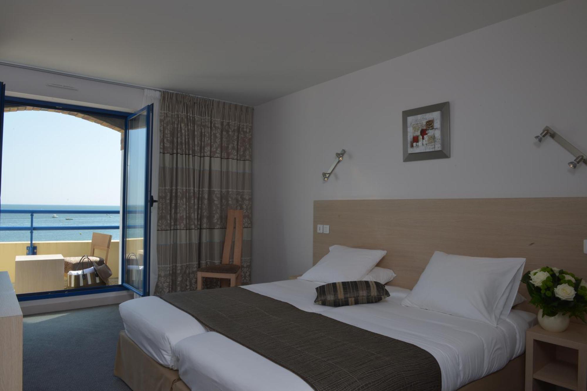 Hotel De La Plage Дамган Номер фото